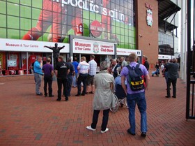 Liverpool fodboldstadion hvor daniel Agger og Christian Poulsen spiller fodbold